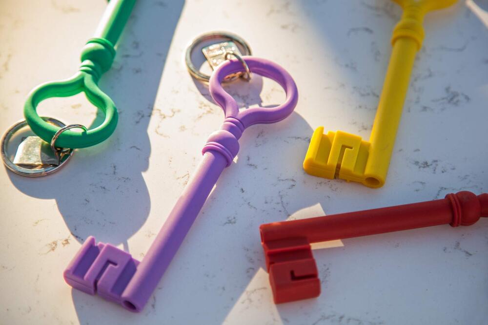 2076 Key Keychain Lavender - Picture 6 of 6